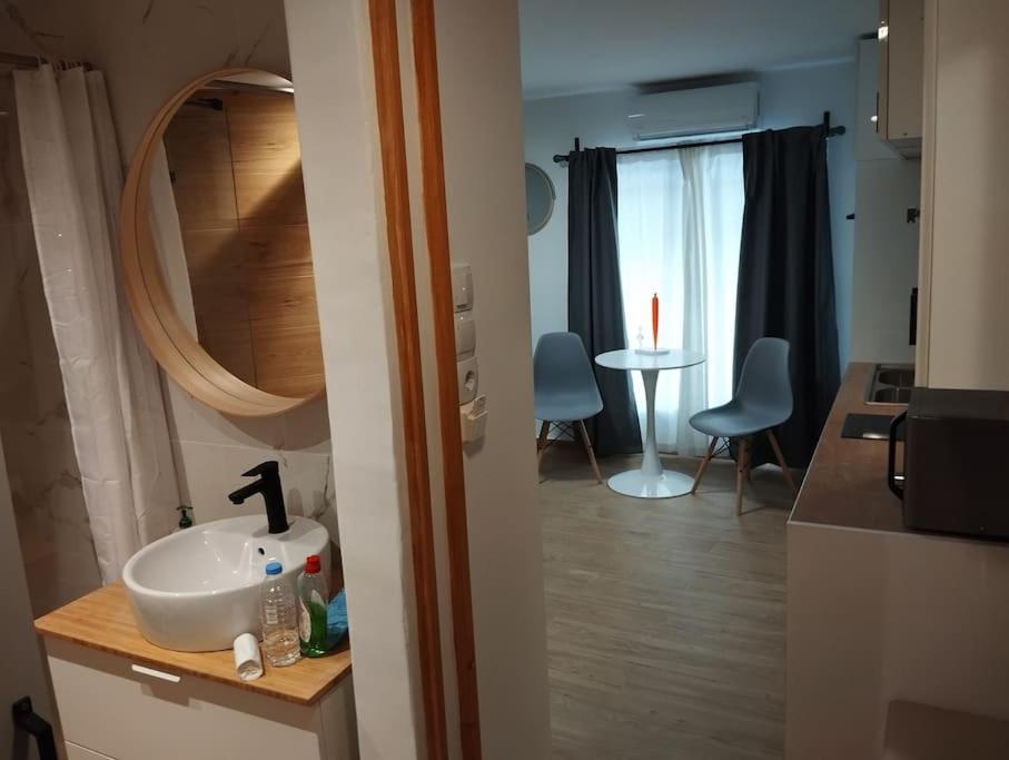 Nektar Cosy Apartment In City Centre 雅典 外观 照片